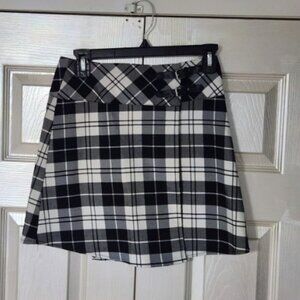 COLLEGE VIBE MINI PLAID WRAP AROUND SKIRT Size M